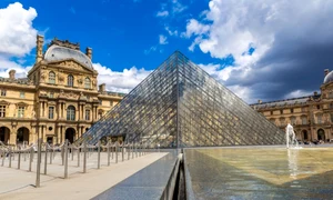 Muzeul Luvru, foto Shutterstock jpg