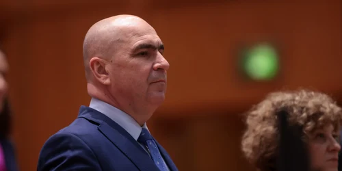 2025 12 02 Inquam Photos / George Calin instant 2028 jpg