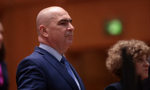 2025 12 02 Inquam Photos / George Calin  instant 2028 jpg