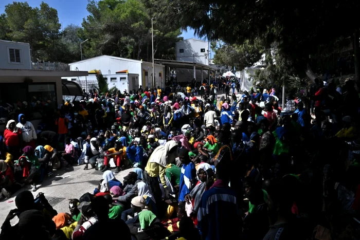 Italia a declarat stare de urgență după sosirea unui număr record de migranți africani FOTO EPA-EFE