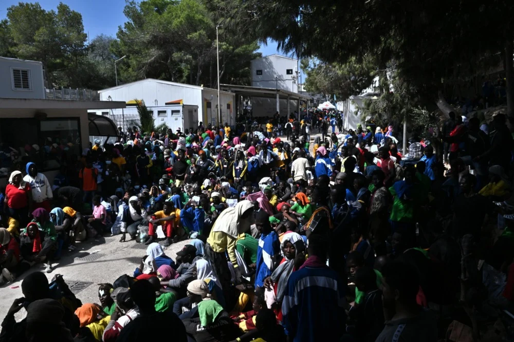 Haosul din Lampedusa. Premierul francez spune că este nevoie de solidaritate cu Italia şi de mobilizarea UE
