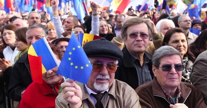 Moldovenii speră că apropierea de UE le va aduce un trai mai bun. FOTO Tudor Iovu