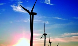 Instalaţiile eoliene reprezintă o soluţie bună pentru producerea energiei electrice