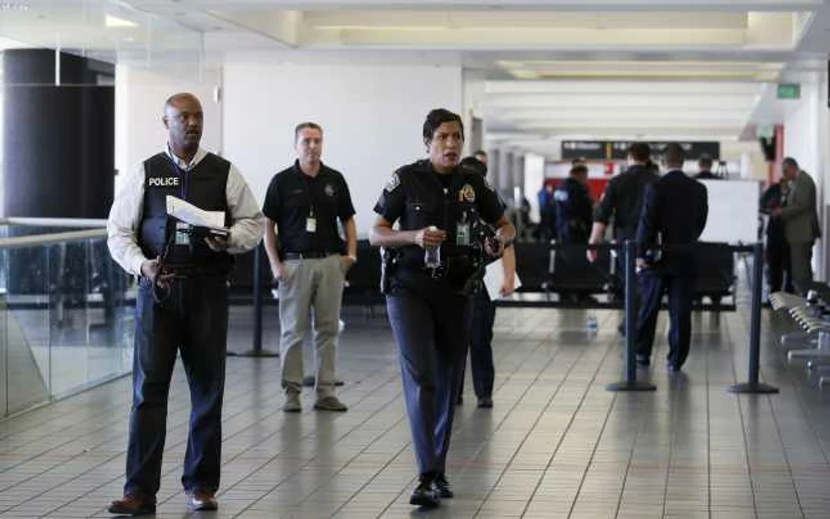 Terminalul 3 al Aeroportului din Los Angeles,închis pentru investigaţii FOTO Reuters