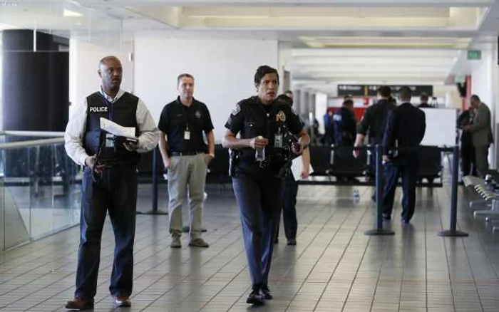 Terminalul 3 al Aeroportului din Los Angeles,închis pentru investigaţii FOTO Reuters
