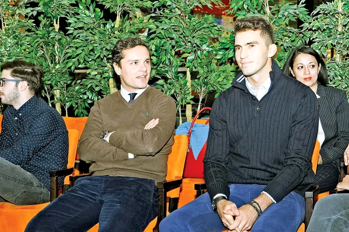 
    Vlad Munteanu şi Horia  Tecău, umăr la umăr  la prezentarea de modăFoto: David Muntean  