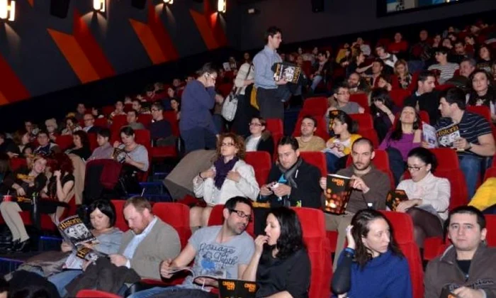 FOTO Cititorii şi colaboratorii revistei HISTORIA, împreună la film jpeg