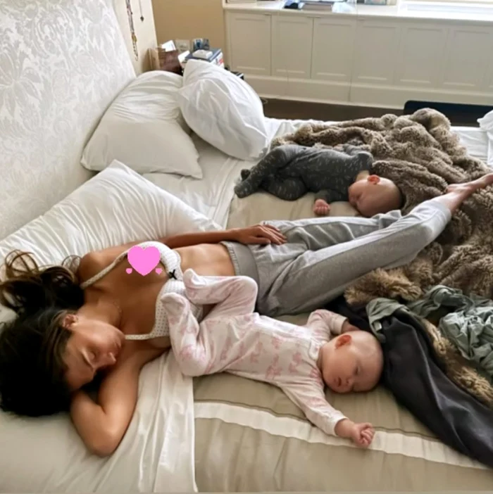 Hilaria Baldwin a adormit bebelușii sau bebelușii au adormit-o pe ea?foto: Instagram