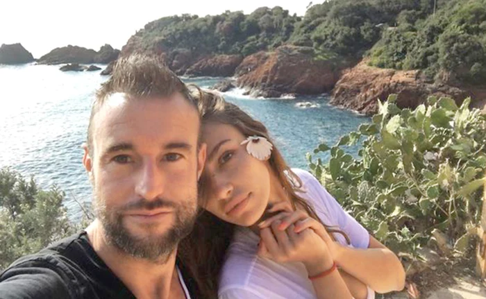 Mădălina Ghenea arată înfloritor în brațele designerului Philipp Plein. Cei doi se distrează pe Coasta de Azur