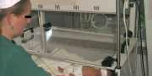 O mămică acuza medicii, făcându-i vinovaţi de moartea copilului ei