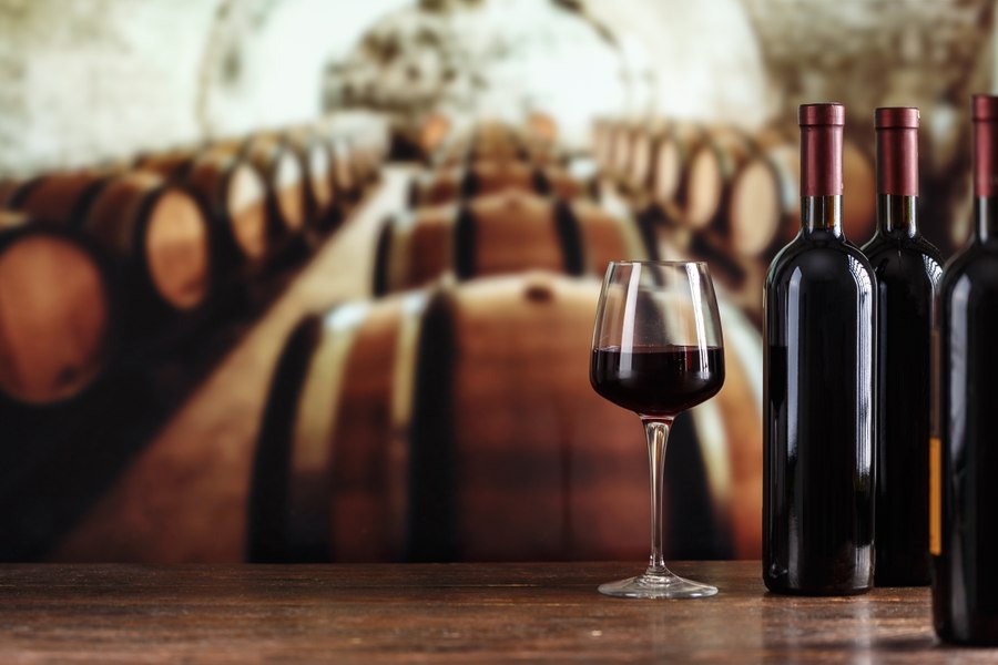 La ce metodă ingenioasă au apelat doi bărbați pentru a obține un vin de calitate și de ce îi acuză statul