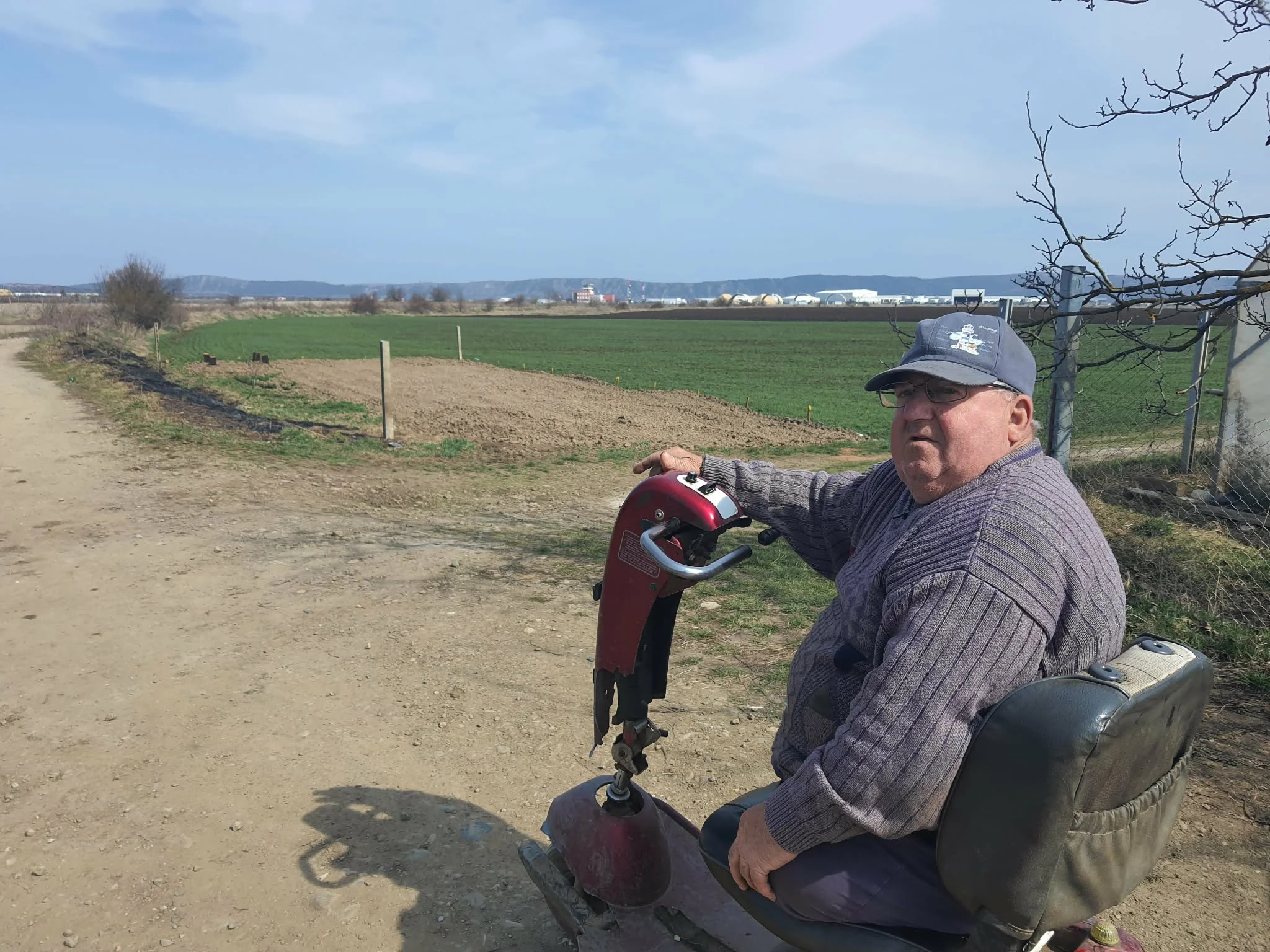 Viața la umbra bazei aeriene NATO Câmpia Turzii: „Dacă pică racheta la ei în curte, o pot vinde cu jumătate de preț”