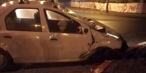 Maşina implicată în accident s-a făcut zob FOTO Facebook GSDG