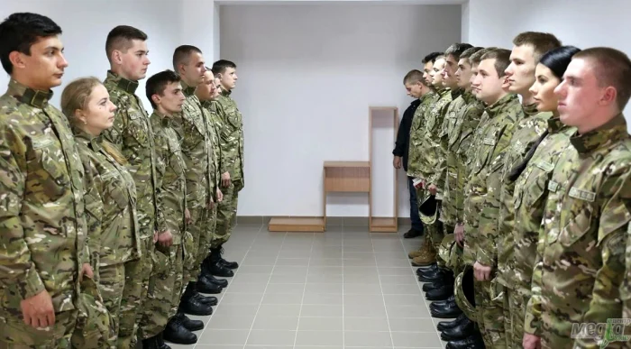 Universitățile introduc instruirea militară obligatorie FOTO: Dialog
