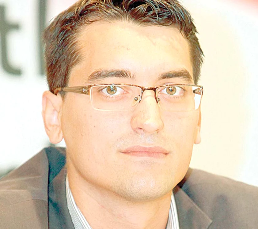 
    Răzvan Burleanu  