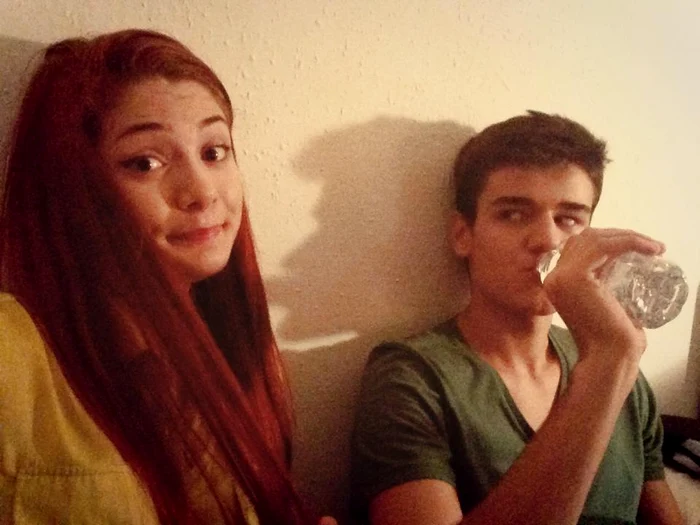 Alex este mereu în compania fetelor