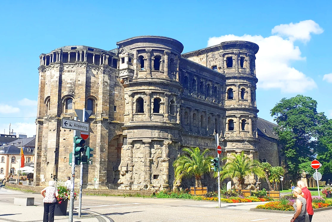 Porta Nigra, o construcție romană în orașul german Trier. Foto: Facebook 