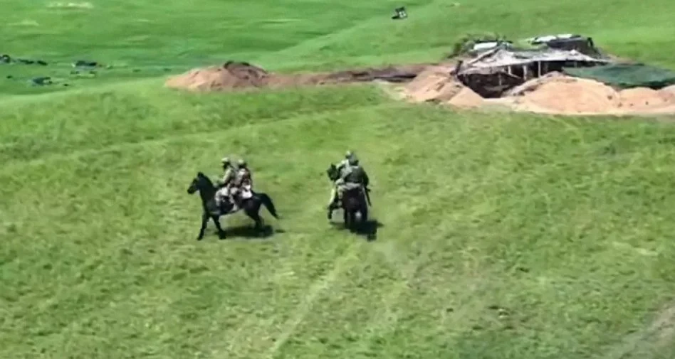 Armata rusă introduce în luptă unități de cavalerie