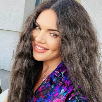 Ioana și-a schimbat culoarea părului. Sursă: Facebook