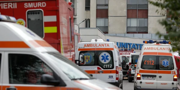 Coada de ambulante la spitalul Universitar de Urgenta Bucuresti FOTO Inquam Photos / Octav Ganea