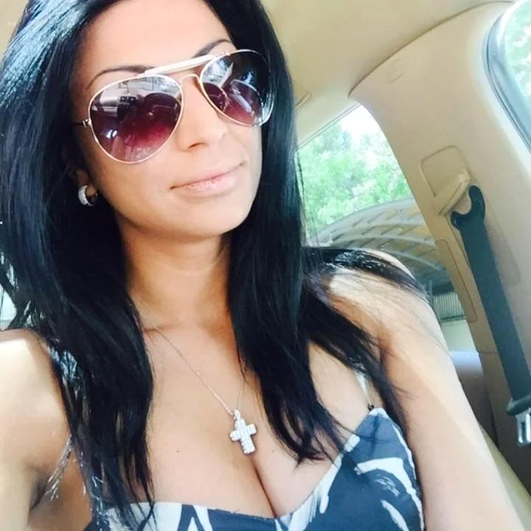 
    Svetlana Ungureanu (33 de ani) se zbate între viaţă şi moarte într-un spital din ChişinăuFoto: Arhiva personală  
