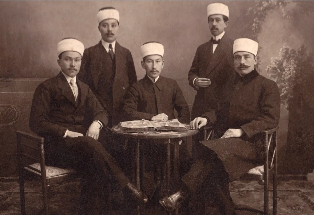 Civilizaţia turco-tătară din Dobrogea - Grup de absolvenţi ai Seminarului Musulman de la Medgidia sfârşitul secolului al XIX-lea - începutul secolului XX