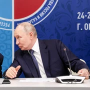 Președintele Kazahstanului, Qasym-Jomart Toqaev și Vladimir Putin FOTO Profimedia