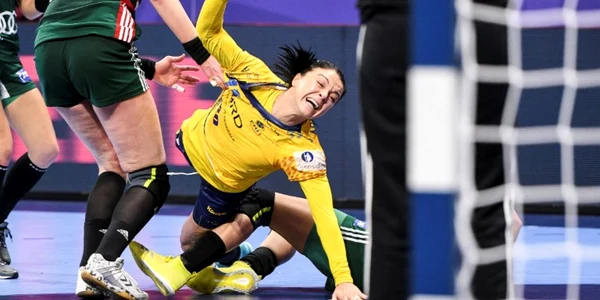 Szimonetta Regina Planeta si Cristina Neagu FOTO AFP 
