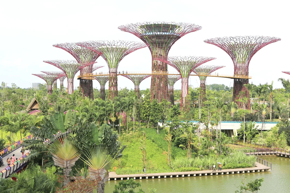 
    Parcul din Singapore este împânzit de zone de recreere şi distracţie  