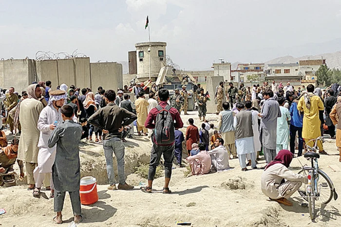 Pentru ei, singura şansă la viaţă e să prindă un loc într-un avion