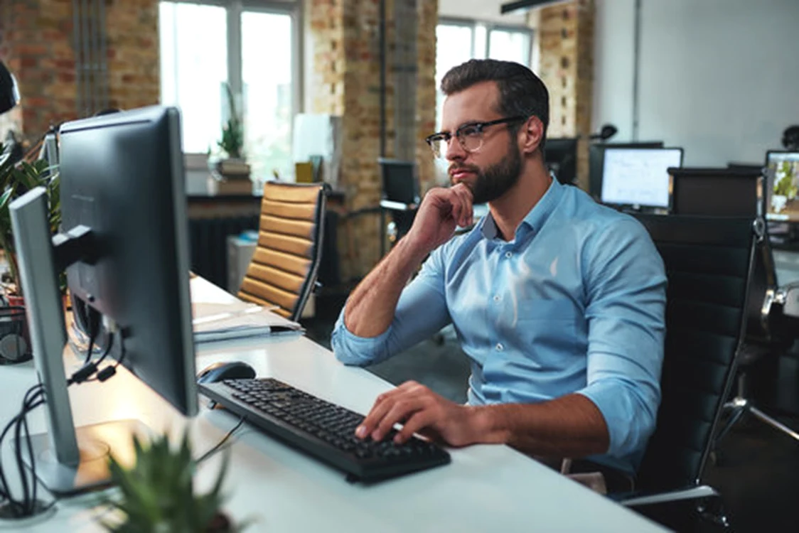 Statul pe scaun poate fi periculos pentru creier / foto: Adobe Stock