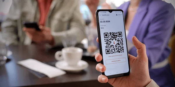 plata cu cod QR  Foto RoPay png