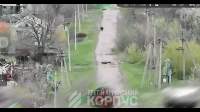 „Bunico, stai jos!”: Armata ucraineană a evacuat o femeie în vârstă din „zona gri” cu ajutorul unui robot terestru