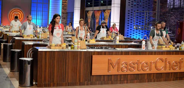 Concurenţii „MasterChef“ au gătit
pentru Bobiţă, Giani, Celentano şi gaşca din Fierbinţi FOTO Pro
TV