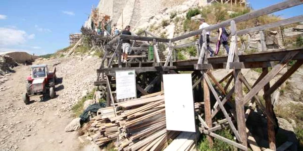 Cetatea Devei în august 2014