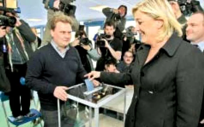 Marine Le Pen spera să egaleze performanţa tatălui său