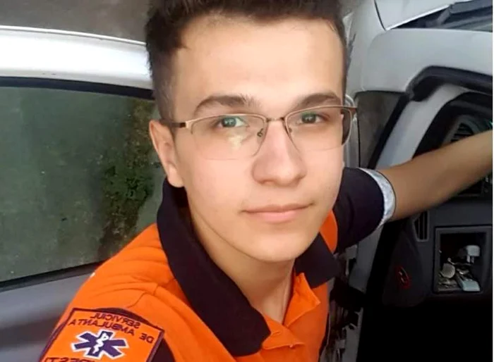 Un val de simpatie s-a revărsat asupra lui Mihai Daniel, eroul care a salvat viața unui tânăr de 19 ani căzut pe șine, la metrou, miercuri (2 ianuarie)FOTO: Facebook