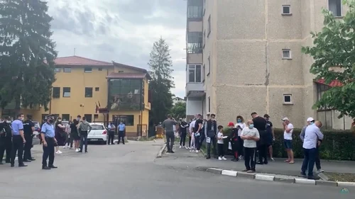 Protest spontan împotriva condiţiilor din Spitalul Suport Covid Horezu - Vâlcea şi a modului în care sunt trataţi pacienţii bolnavi de noul coronavirus Foto captură video