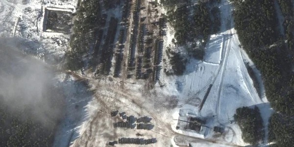 bază militară în Obuz-Lesnovsky Belarus-  foto maxar technologies 
