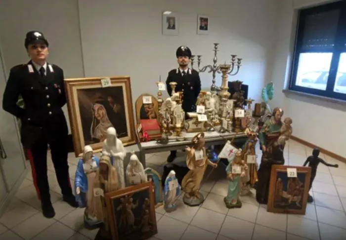 O parte din lucrările de artă descoperite în casa românului FOTO www.ilgiornale.it