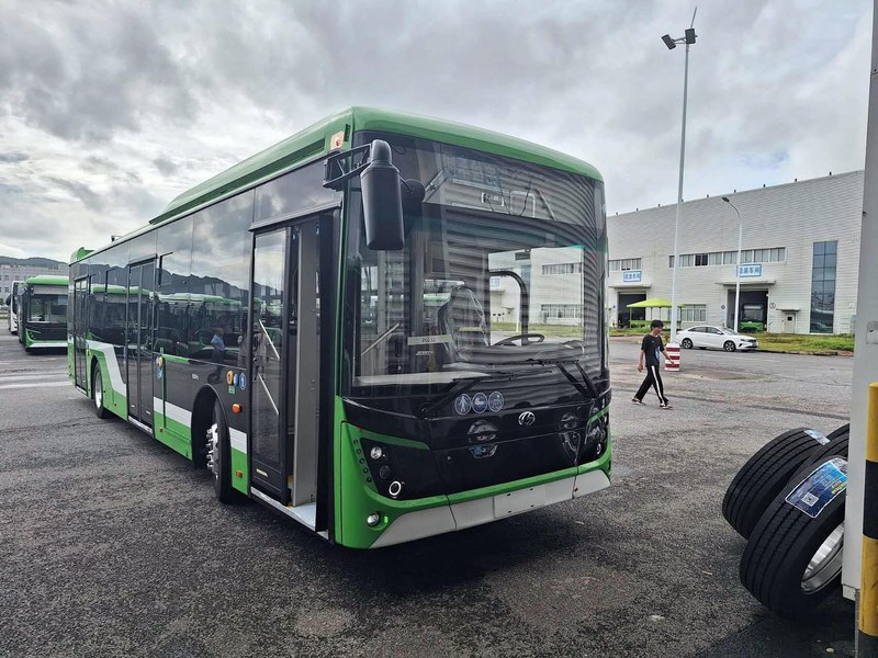 Imagini în premieră cu noile autobuze electrice care vor ajunge în București