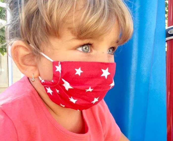 
    Traian Băsescu a dat-o drept exemplu pentru purtarea măștii pe Anastasia, nepoata lui în vârstă de 2 anifoto: arhiva personală/Facebook  