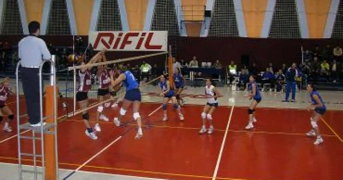 Voleibalistele din Piatra Neamţ caută a 30-a victorie europeană 