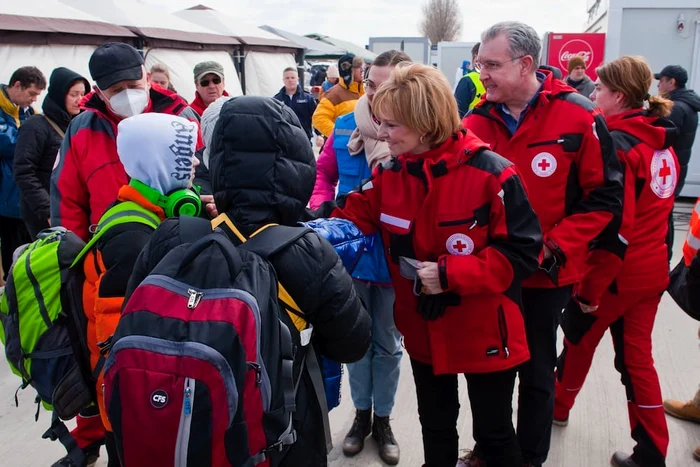 1 familia regala la vama isaccea majestatea sa margareta custodele coroanei presedinte crucea rosie principele radu 11 jpg jpeg