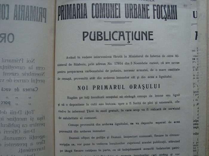 Focşănenii erau îndemnaţi de primărie să strângă cenuşa  FOTO: Arhivele Vrancea