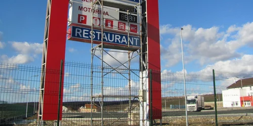 Parcarea se află pe centura de ocolire a Lugojului