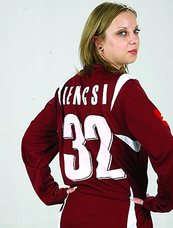 
    Tricoul lui Adrian Iencsi  