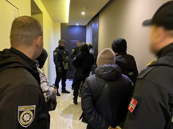 Descinderea forțelor de ordine la hackeri FOTO Europol