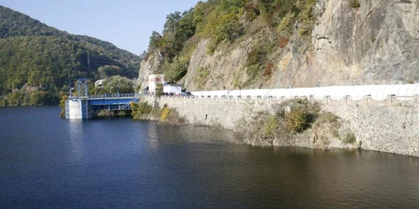 hidrocentrala Tarniţa-Lăpuşteşti 