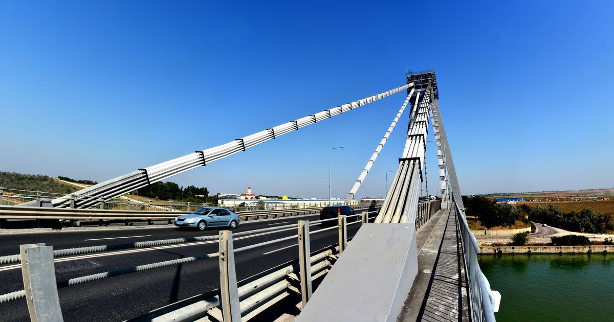 Alertă în Constanța: O adolescentă de 15 ani dispărută după o cădere de pe podul de la Agigea